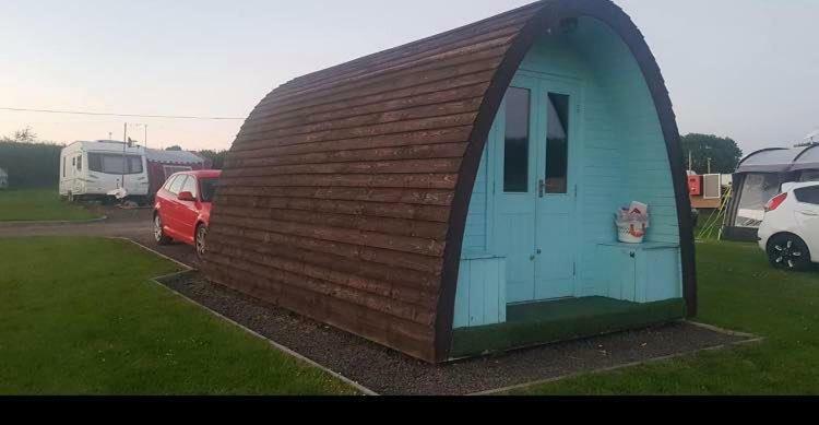 מלון קארמרת'ן Meadow Glamping מראה חיצוני תמונה